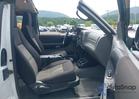 2004 Ford Ranger z USA, uszkodzony, nr VIN 1FTZR45E34PA06297